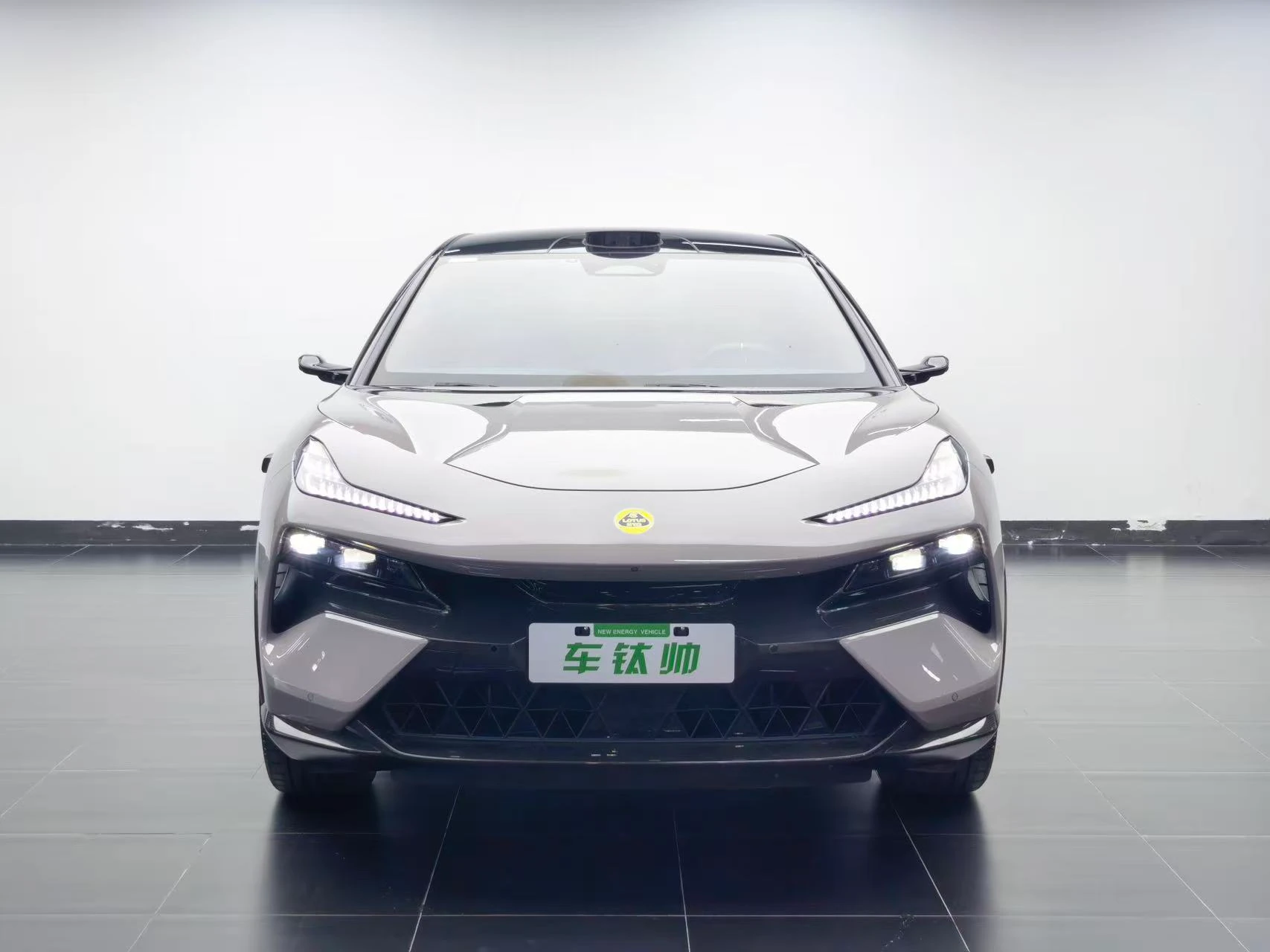 LOTUS ELETRE R+ | USD 79,139 · FOB Ningbo | In stock | HSS